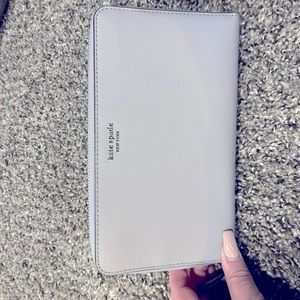Kate Spade ♠️ zip around large travel wallet